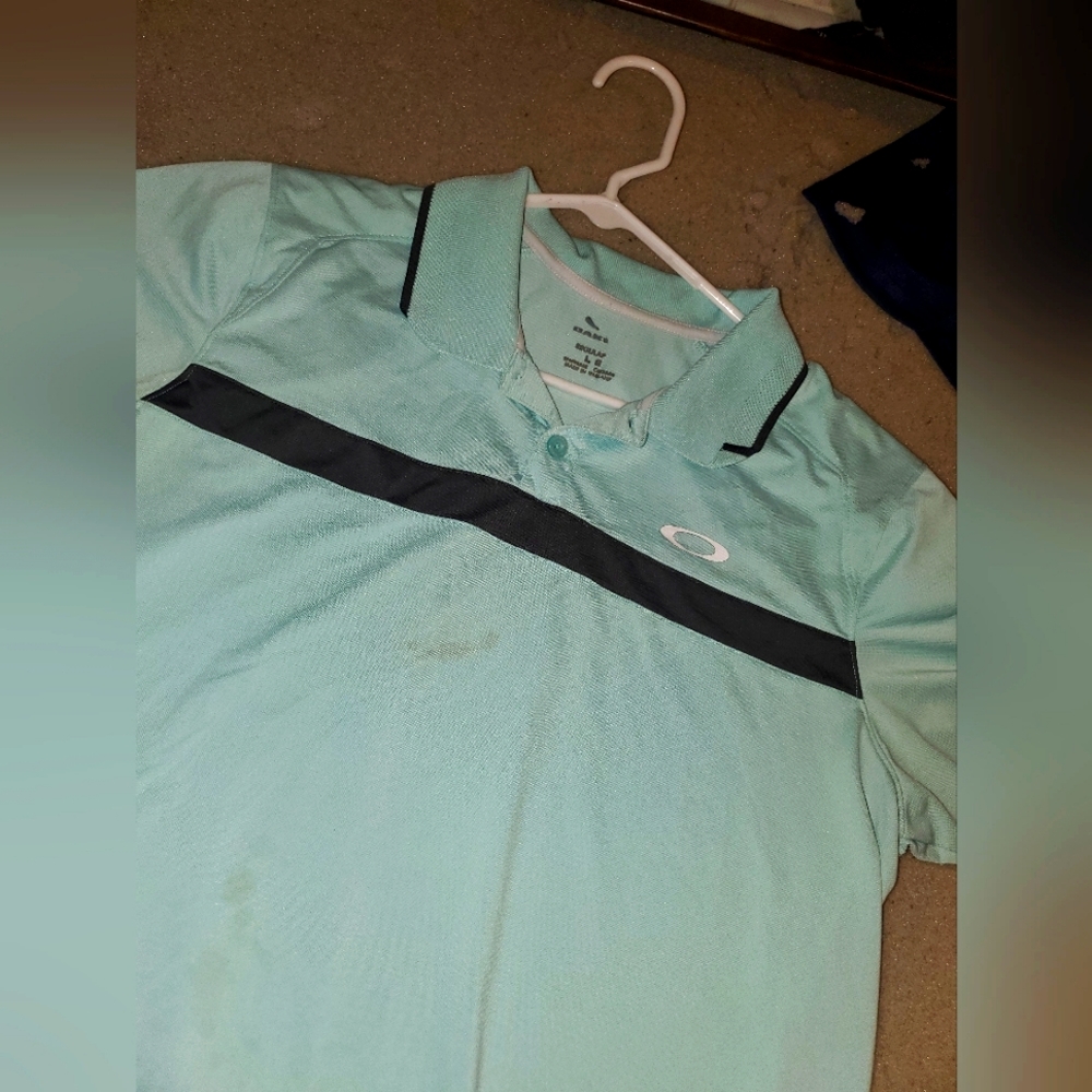 Oakley size large men collared shirt